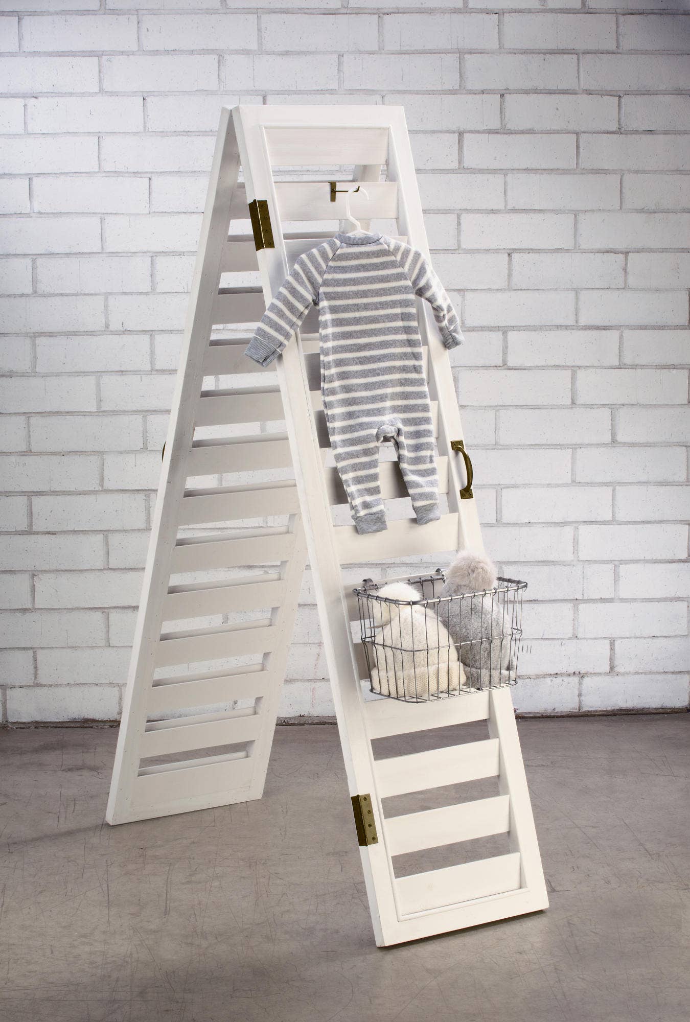 Tripar International - Basket for Shutter Ladder Display