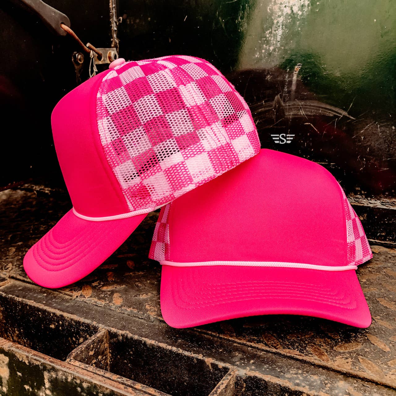 Checkered Mesh Back Cap: Navy Blue/ White