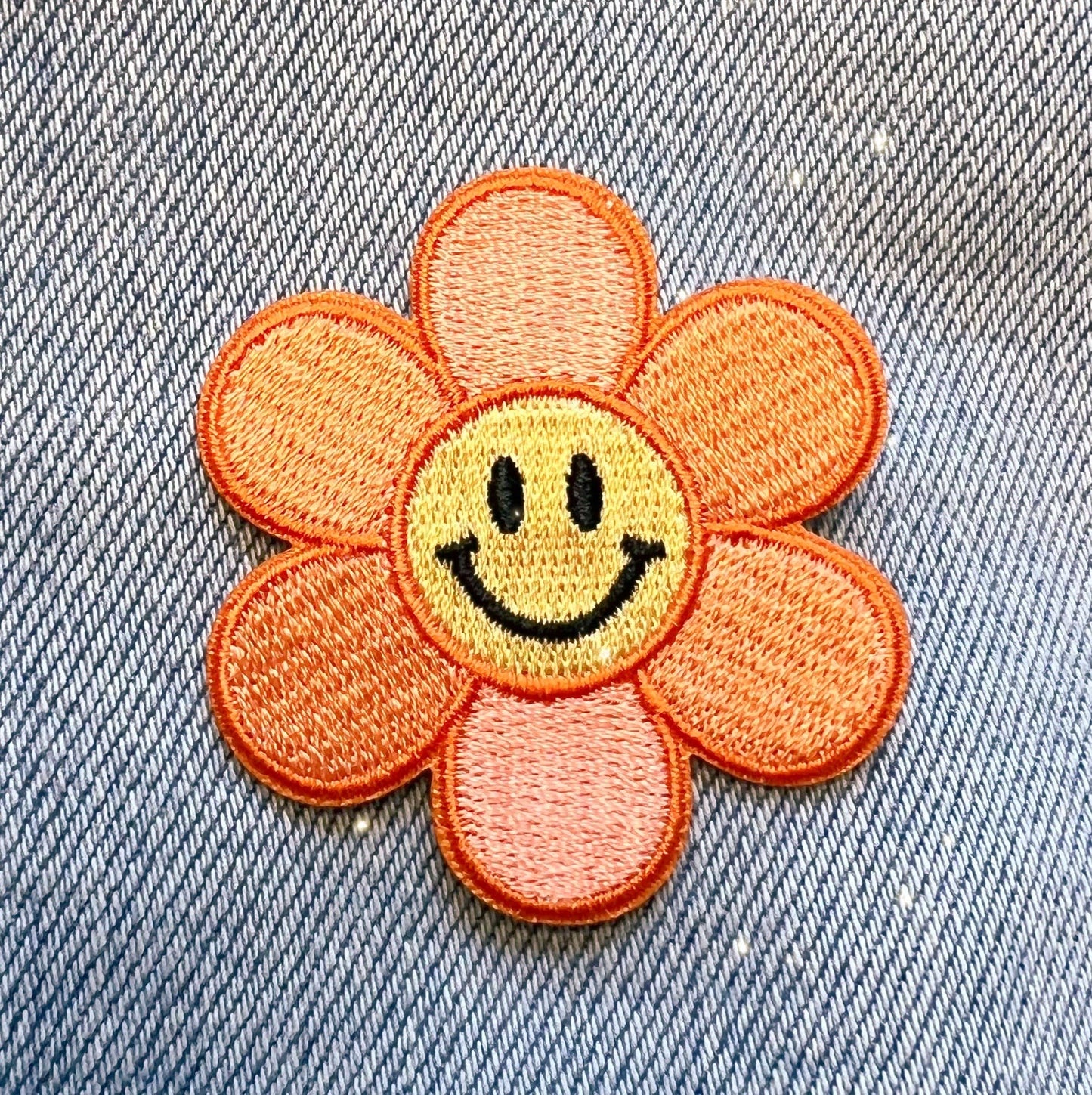 Wildflower + Co. - Smiley Daisy Patch: Blue