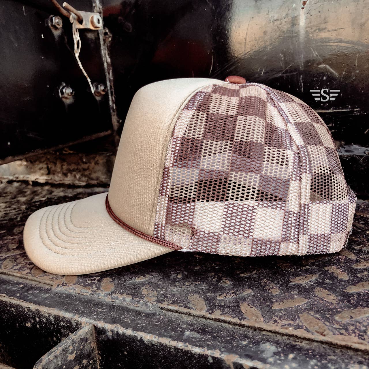 Checkered Mesh Back Cap: Navy Blue/ White