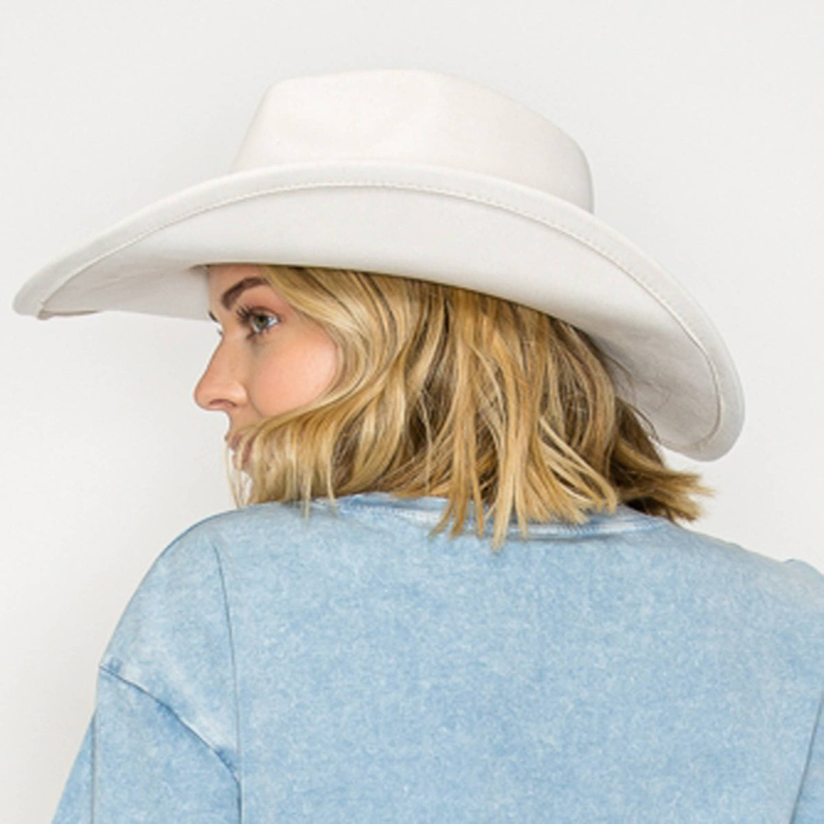 Vegan Suede Cowboy Hat: CARAMEL / ONE SIZE