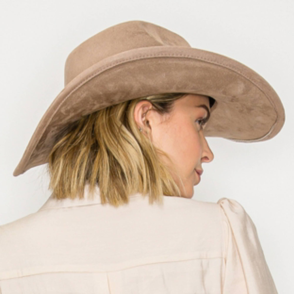 Vegan Suede Cowboy Hat: CARAMEL / ONE SIZE