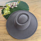 Bestsellers Structured hat with a wide brim in faux felt Fas: RUST / ONE SIZE