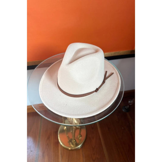 Queens INC - Vegan felt fedora hat with knotted suede band: IVORY / ONE SIZE
