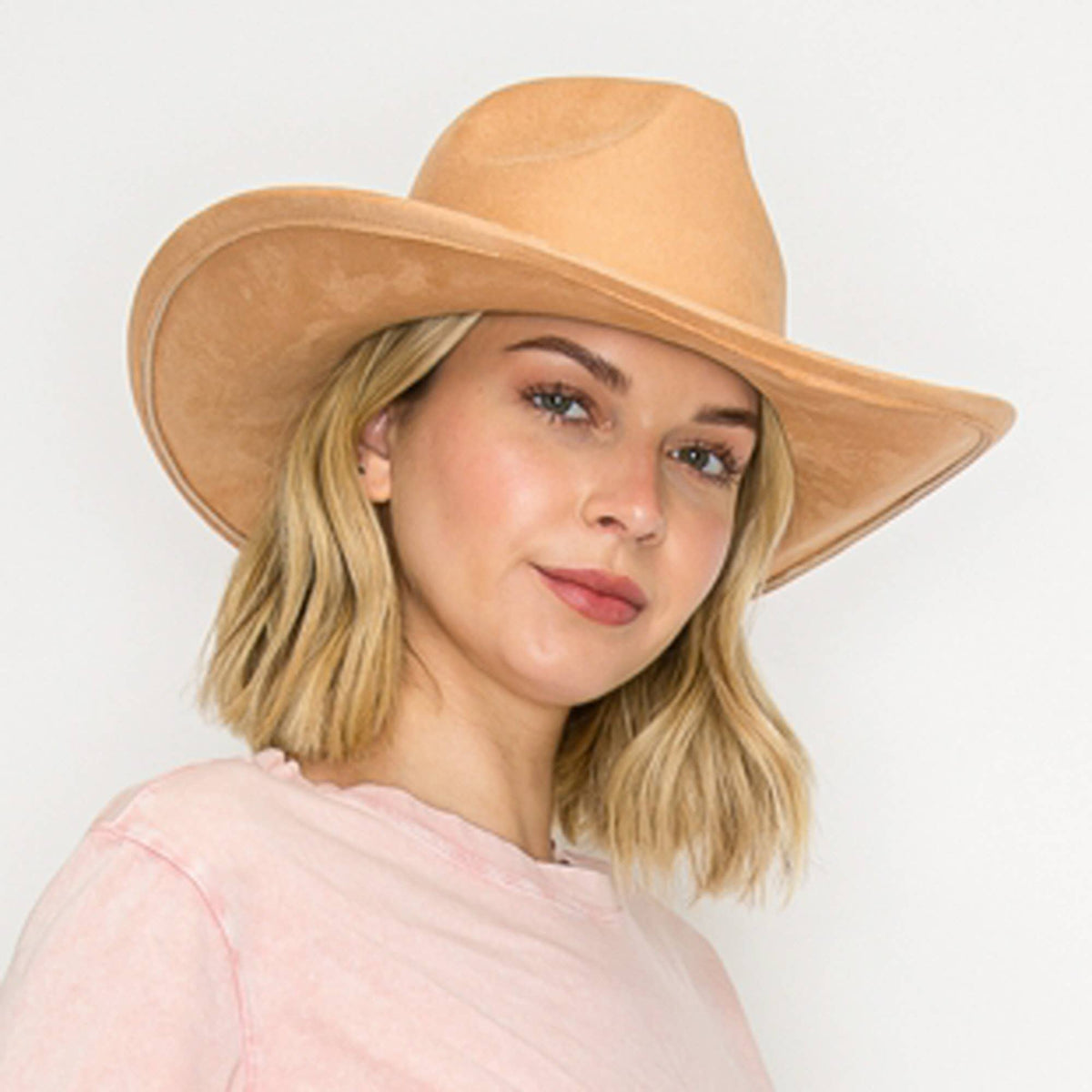 Vegan Suede Cowboy Hat: CARAMEL / ONE SIZE