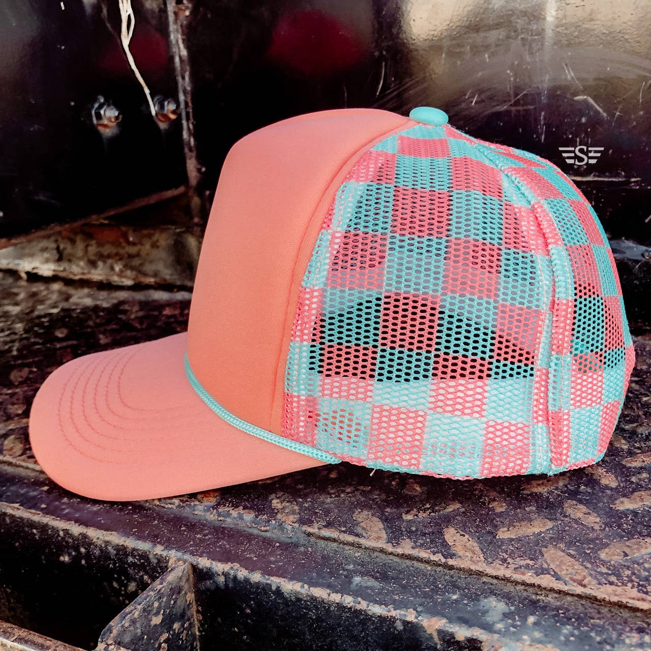Checkered Mesh Back Cap: Navy Blue/ White