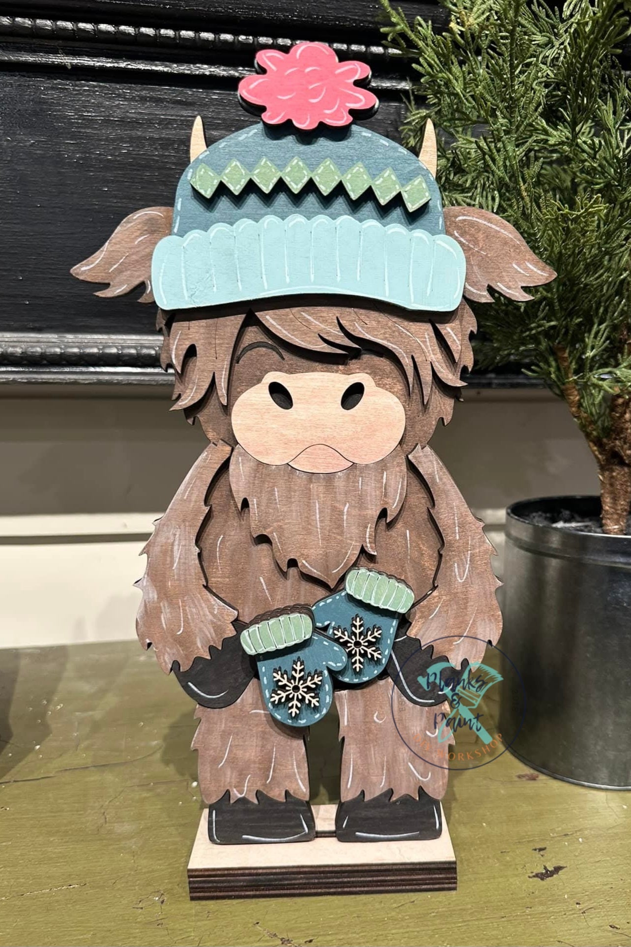 Winston the Winter Highland Shelf Sitter